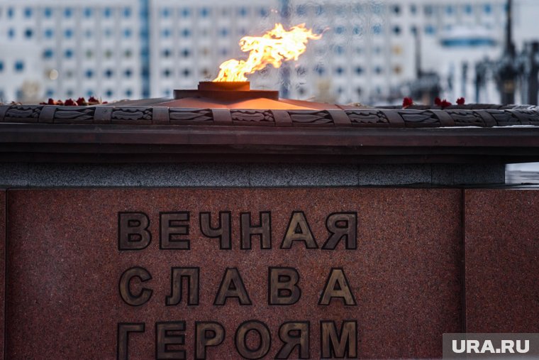 В Ноябрьске будут судить жителя, осквернившего «Вечный огонь»