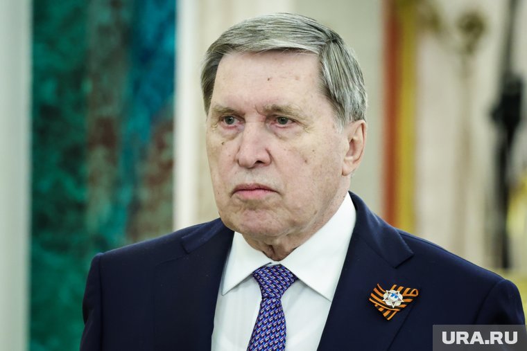 Ушаков рассказал о времени начала встречи Путина и Трампа