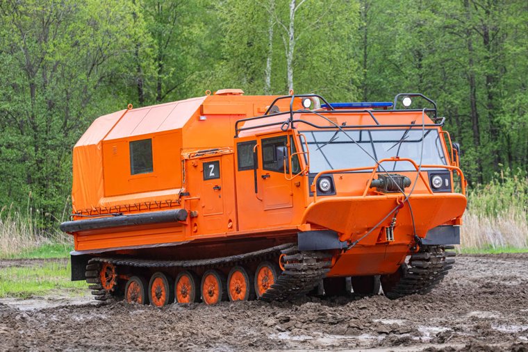 «Курганмашзавод» возобновил производство плавающего вездехода ТМ-140. Фото