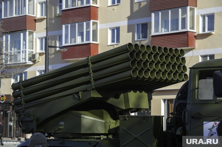 Путину показали перспективные образцы вооружения на оборонном заводе в Перми