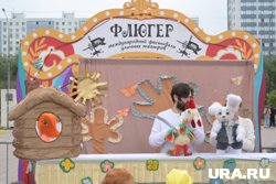 Слон, динозавры и «Дурацкий цЫрк»: Пермь превратилась в уличный театр. Фото, видео