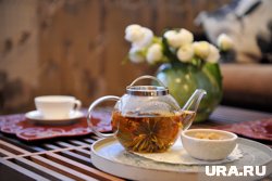 Отравляет организм и вызывает аллергию: диетологи назвали опасные свойства чая