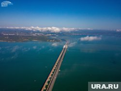 Движение по Крымскому мосту ограничили для водителей