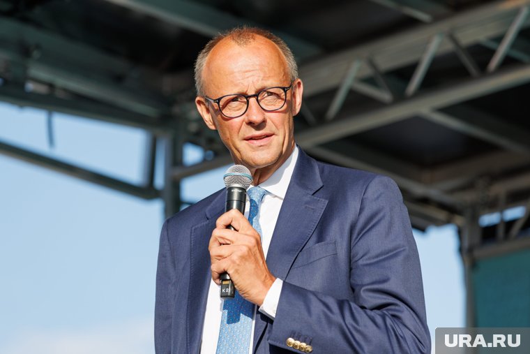 «Так оправдывали геноцид»: канцлер ФРГ поверг в шок немцев словами о евреях