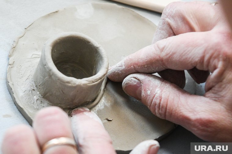 Курильницы и пряслица: на фестивале «Едем на Савин» в Курганской области научат лепить из глины