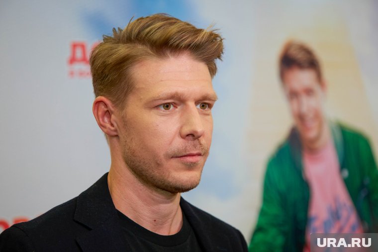 Авария отца, колония, кома брата: Никите Ефремову — 37