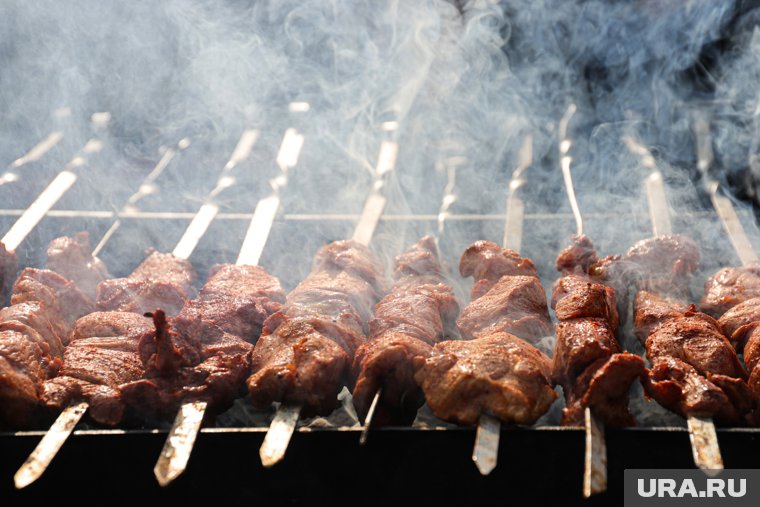 Как правильно пожарить шашлык: советы от шеф-повара