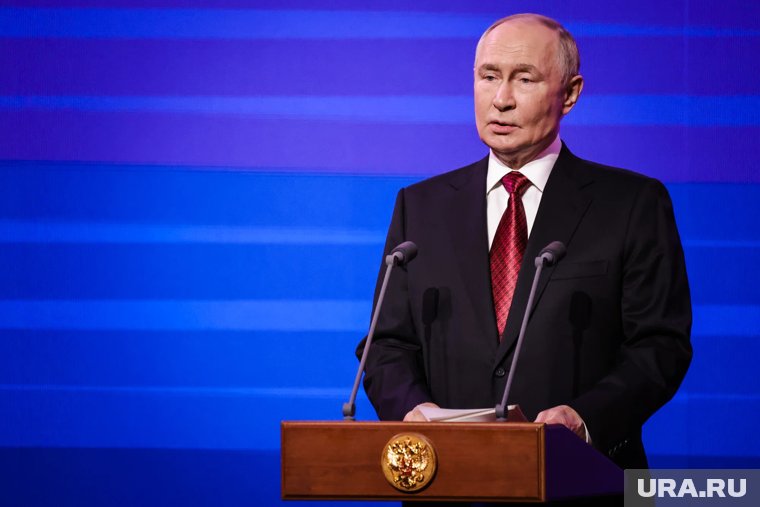 Путин поручил готовиться к Прямой линии: вспоминаем о чем президент говорил на прошлогоднем мероприятии