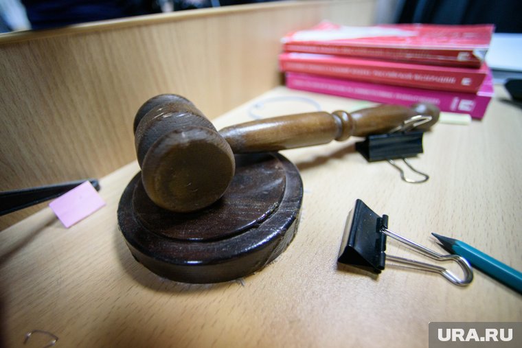 Суд ХМАО отправил под арест обвиняемого в жестоком двойном убийстве