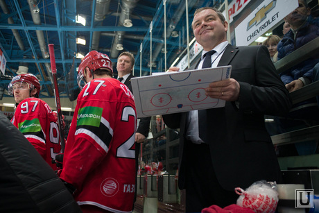 Хоккейный матч Автомобилист - Барыс. Четвертое поражение от казахов в плей-офф КХЛ.