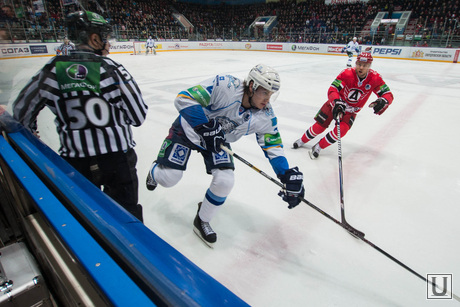 Хоккейный матч Автомобилист - Барыс. Четвертое поражение от казахов в плей-офф КХЛ.