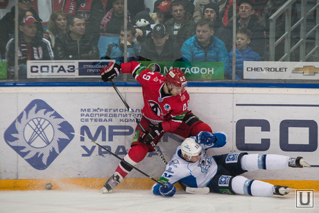 Хоккейный матч Автомобилист - Барыс. Четвертое поражение от казахов в плей-офф КХЛ.