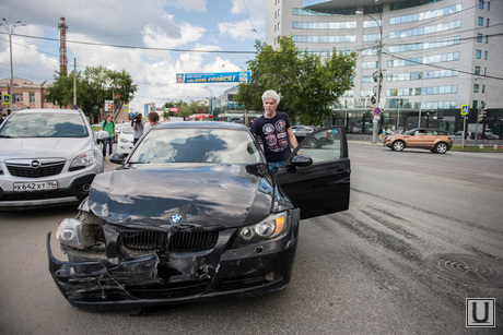 Авария на Куйбышева - Розы Люксембург с погоней и стрельбой. Екатеринбург