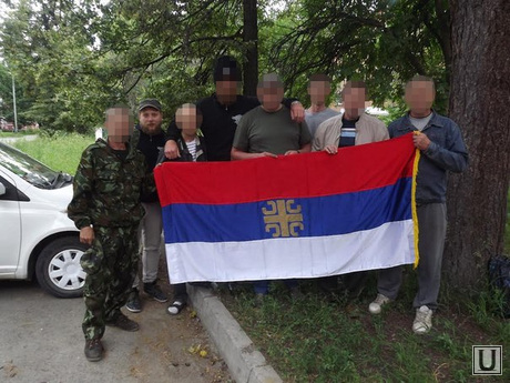 Добровольцы на войну и сербский инструктор. 