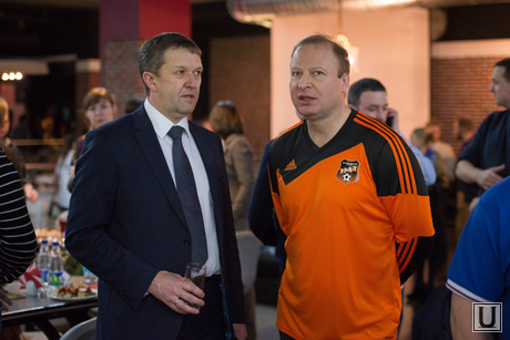 Боулинг с дипломатами и политиками в ТЦ Алатырь. Екатеринбург, шептий виктор, фк урал