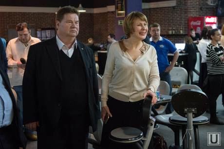 Боулинг с дипломатами и политиками в ТЦ Алатырь. Екатеринбург, чечунова елена, воротников валерий