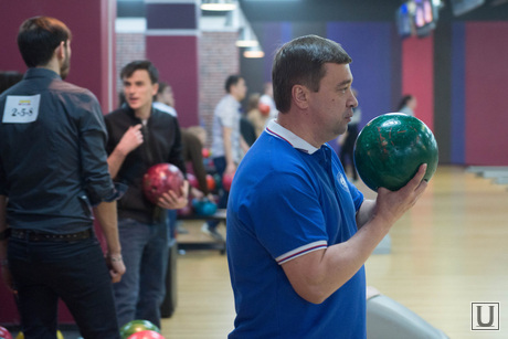 Боулинг с дипломатами и политиками в ТЦ Алатырь. Екатеринбург, харлов александр