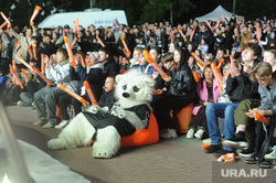 Шайбу, «Трактор»!: чем челябинцев притягивают фан-зоны в финале КХЛ